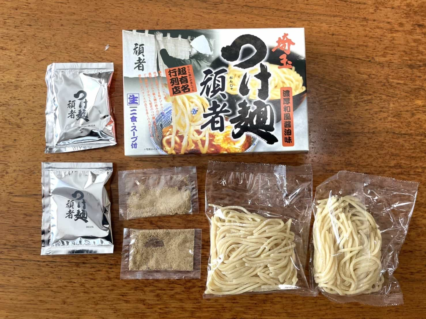 とみ田つけ麺箱の中身