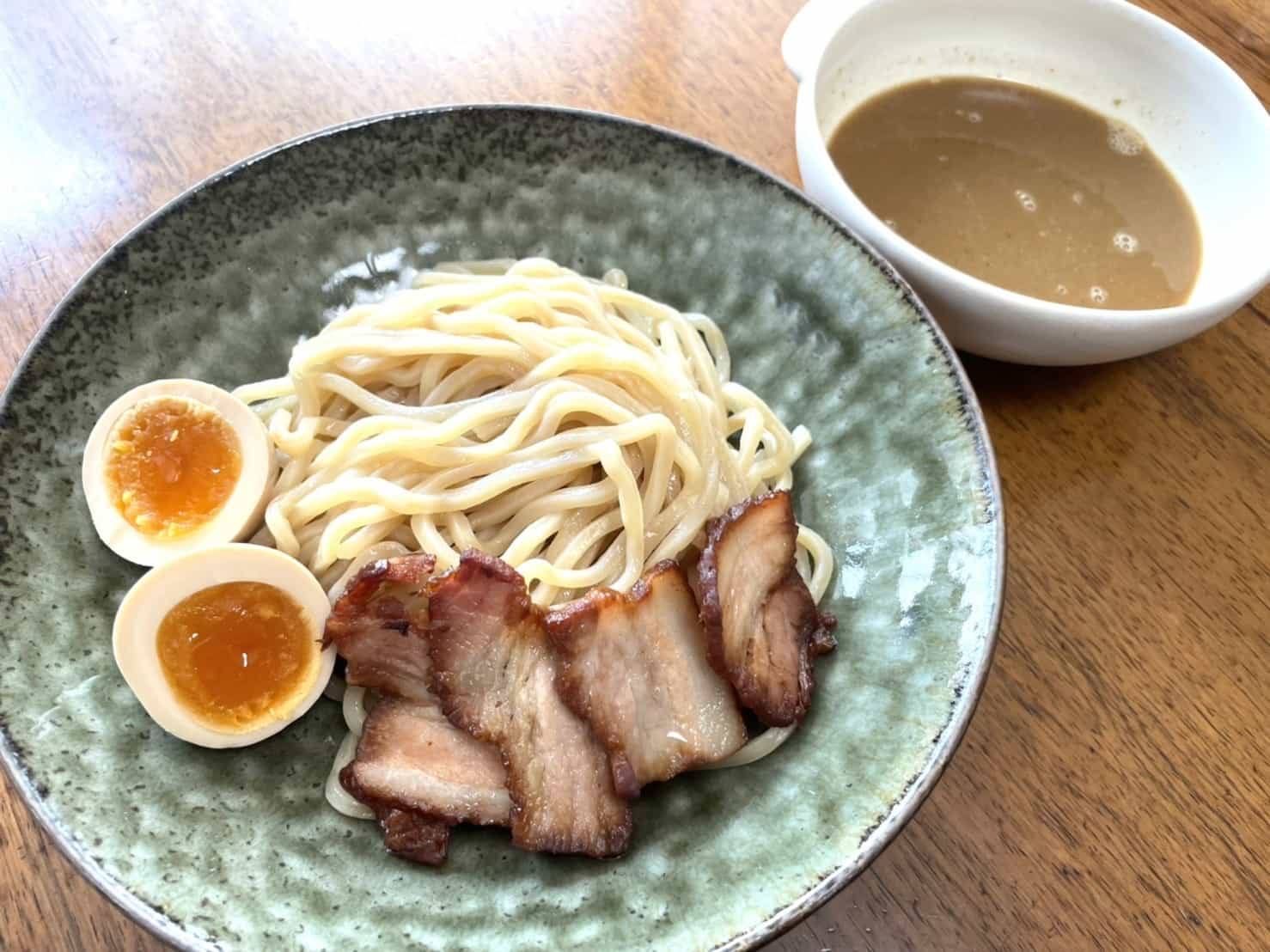 とみ田つけ麺盛り付け例